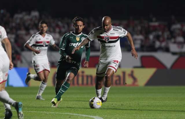 Com gol de Patrick, S&atilde;o Paulo vence o Palmeiras e abre vantagem nas oitavas