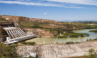 Uma das usinas hidrelétricas responsáveis por produzir a energia do país. (Foto: Divulgação/Aneel)