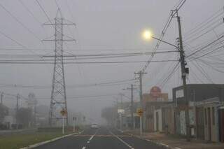 Amanhecer com nevoeiro visto da região do Bairro Tiradentes (Foto: Paulo Francis)