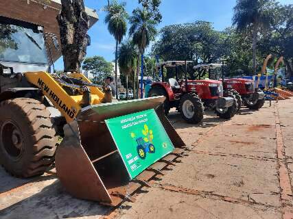 Prefeita entrega 20 equipamentos para agricultura familiar em Campo Grande