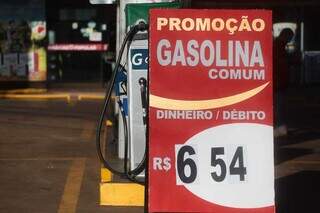 Posto próximo ao Centro tem gasolina a R$ 6,54 o litro; PIS/Pasep e Cofins zerados por lei complementar até o fim de 2022, podem ter puxado os preços. (Foto: Marcos Maluf)