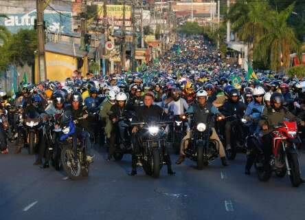 Em visita à Capital, Bolsonaro promete levar Tereza Cristina em moto