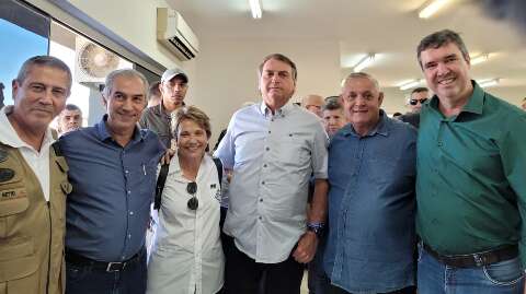 "Potência no agronegócio e na economia", diz Bolsonaro ao desembarcar em MS
