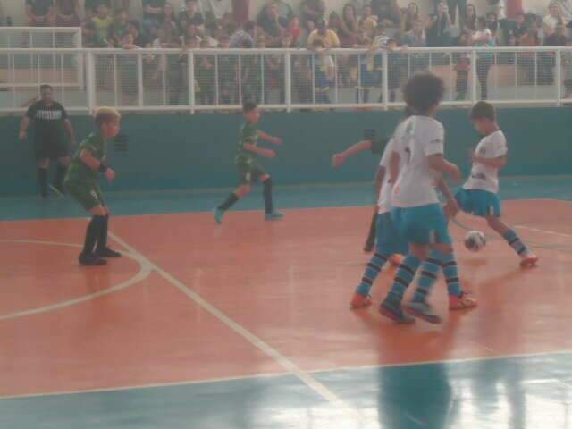 Torneio de futsal define campe&otilde;es em quatro categorias neste s&aacute;bado