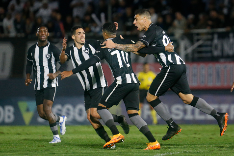 Com gol de Vinicius Lopes, Botafogo vence o Bragantino por 1 a 0