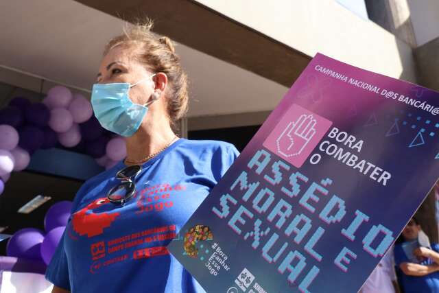 Na Capital, servidores protestam contra ass&eacute;dio sexual dentro de ag&ecirc;ncias