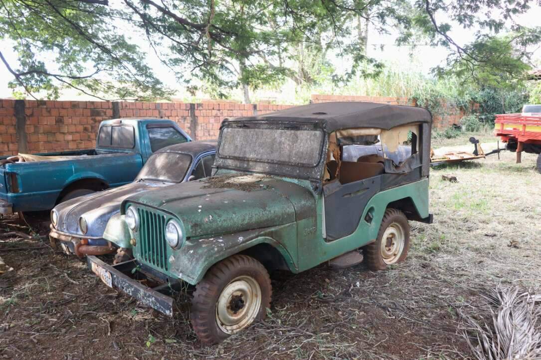 Casa é cheia de carros antigos que Miguel sonha ter grana para reformar -  Comportamento - Campo Grande News