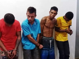 Os quatro condenados por matarem homem em Itaporã. (Foto: Adilson Domingos)  