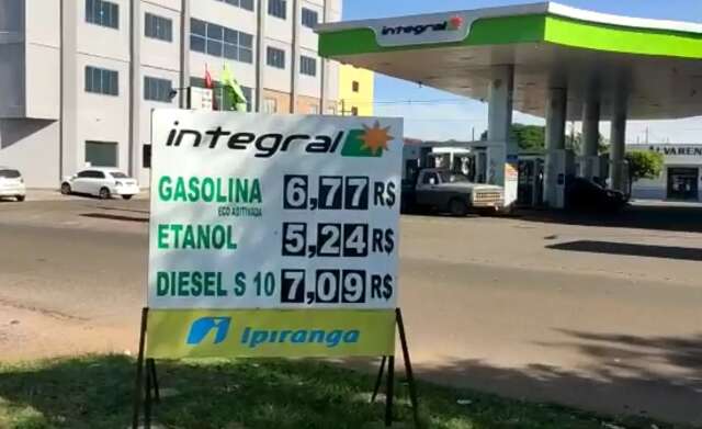 Com queda no pre&ccedil;o da gasolina, paraguaios agora abastecem em Ponta Por&atilde;