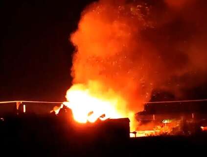 Incêndio destrói casa de construtor do Fusca Transformers no Bairro Taveirópolis