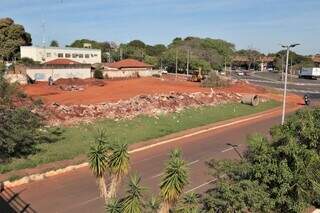 Lar dos Idos está sendo construído em frente ao Horto Florestal, na antiga sede da Agetran (Foto: PMCG) 