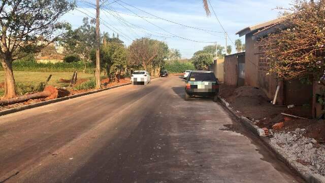 Asfalto sem sinaliza&ccedil;&atilde;o pr&oacute;ximo ao novo atacadista &eacute; preocupa&ccedil;&atilde;o para moradores