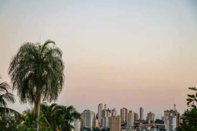 Frente fria chega em 10 dias, mas MS s&oacute; deve ter chuva fraca