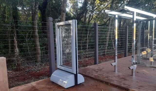 Com alerta de baixa umidade, parque ganha aparelho com vapor de &aacute;gua
