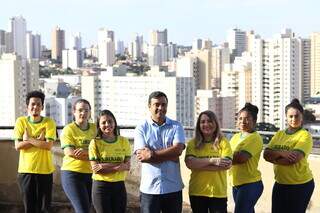 Diretor da HE Promotora, Hipólito Reis e sua equipe.(Foto: Paulo Francis)