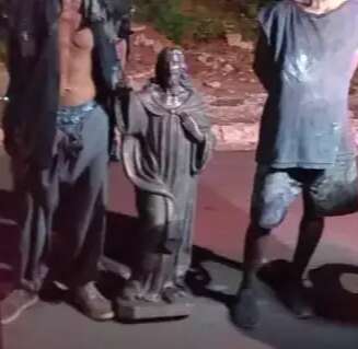 Nem Jesus escapa: usu&aacute;rios furtam imagem para trocar por drogas na Capital