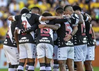 Comemoração dos jogadores do Vasco em campo. (Foto: Daniel Ramalho/Vasco)