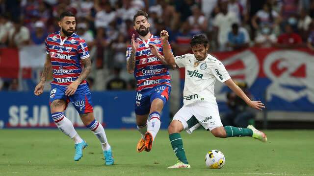 Fortaleza e Palmeiras empatam em duelo encerrado por conta de &quot;apag&atilde;o&quot;