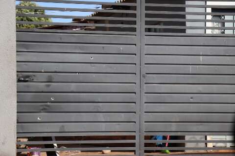Jovem &eacute; morto a tiros ao chegar em casa no Colibri