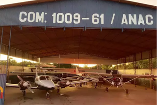 Aviões usados para tráfico de drogas foram apreendidos em hangar no Mato Grosso. (Foto: Divulgação) 