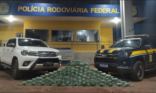 PRF prende cinco traficantes com coca&iacute;na,  pasta base e skunk 