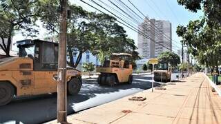 Maquinário passa por rua da região central da Capital (Foto: Divulgação)