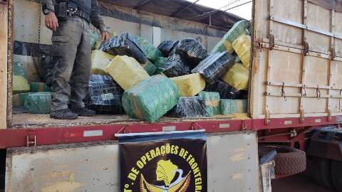 Polícia encontra quase 7 toneladas de maconha em caminhão de milho