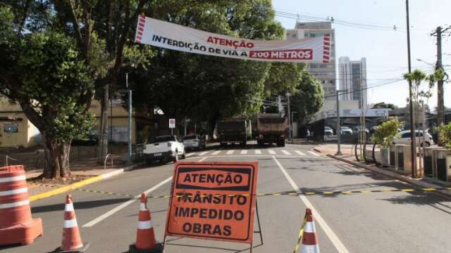 Obras avan&ccedil;am e fecham trecho da Rui Barbosa nesta sexta