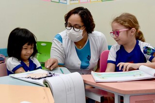 Salas de aulas são amplas, climatizadas e confortáveis. (Foto: Arquivo Pessoal)