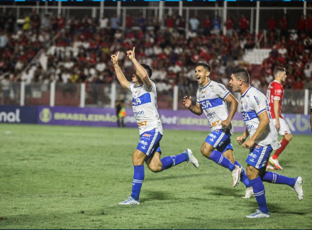 Com gols de Osvaldo e Rodrigo Rodrigues, CSA vence o Vila Nova por 2 a 0 