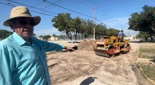 Prefeito Nelson Cintra acompanha obras de reordenamento viário da cidade. (Foto: Divulgação)