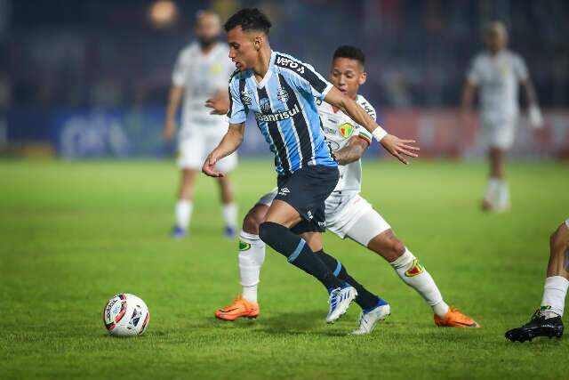 Gr&ecirc;mio abre o placar, mas Brusque alcan&ccedil;a empate de 1 a 1