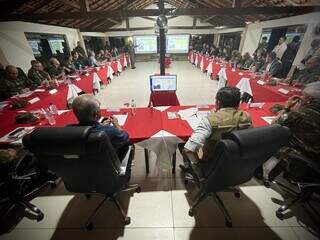 Reuniões técnicas com os envolvidos na operação. (Foto: Ministério da Defesa) 