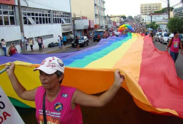 Parada LGBT ser&aacute; no pr&oacute;ximo s&aacute;bado, com desfile pelas ruas e shows de gra&ccedil;a