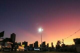 Céu claro nesta manhã em Campo Grande (Foto: Henrique Kawaminami)