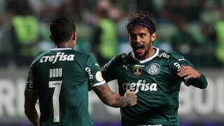 O jogador Gustavo Scarpa, do Palmeiras, comemora seu gol contra a equipe do América FC, durante partida válida pela décima oitava rodada, do Campeonato Brasileiro. (Foto: Cesar Greco)