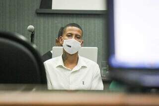 Maykon é julgado nesta sexta-feira por homicídio triplamente qualificado. (Foto: Henrique Kawaminami)