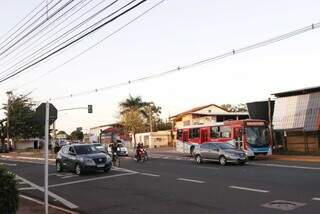 Ponto de ônibus na Avenida Marechal Deodoro. (Foto: Paulo Francis)