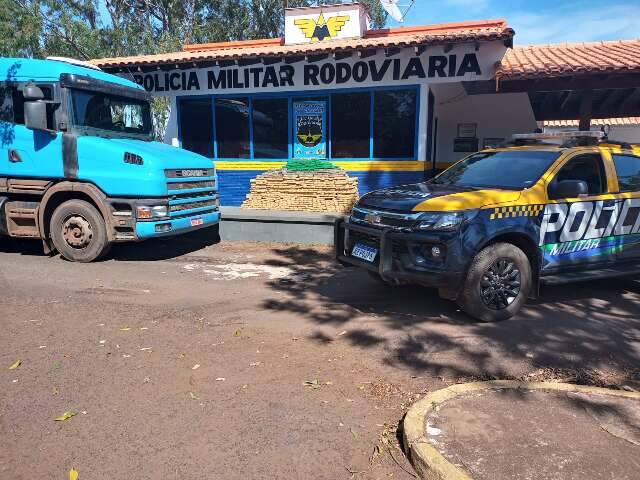 Traficante &eacute; preso com R$ 1,1 milh&atilde;o em maconha no fundo falso de carreta 