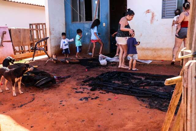 Brincadeira de crian&ccedil;a termina com casa incendiada e bra&ccedil;o de homem queimado