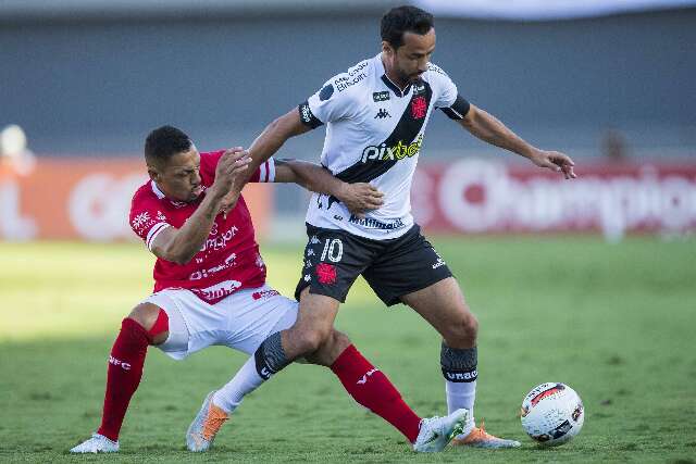 Vila Nova vence o Vasco e quebra jejum de 13 jogos sem vit&oacute;ria na segundona