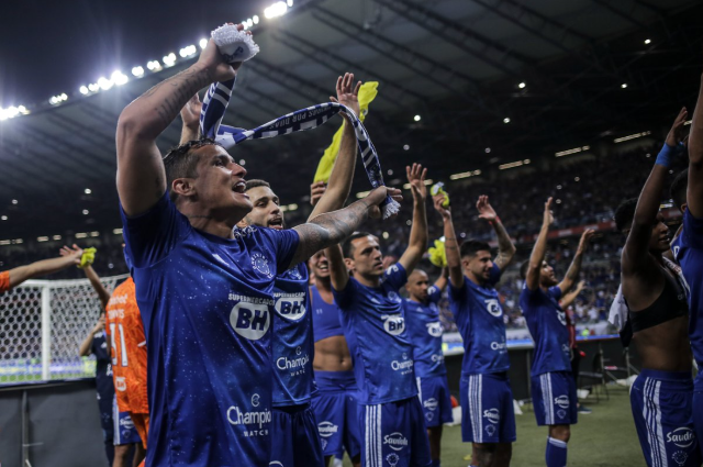 Com gol de St&ecirc;nio, Cruzeiro vence o Bahia por 1 a 0 no Mineir&atilde;o 