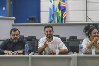 Candidato a vice-governo Ilmo Cândidato (de azul) ao lado do candidato ao governo Adonis Marcos (de branco). (Foto: Paulo Francis) 