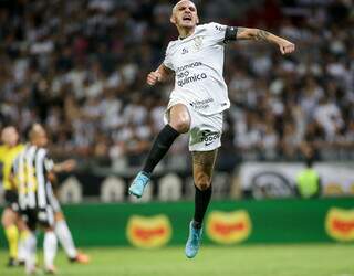 Fábio Santos foi quem marcou os dois gols do Timão em campo. (Foto: Rodrigo Coca/ Agência Corinthians)