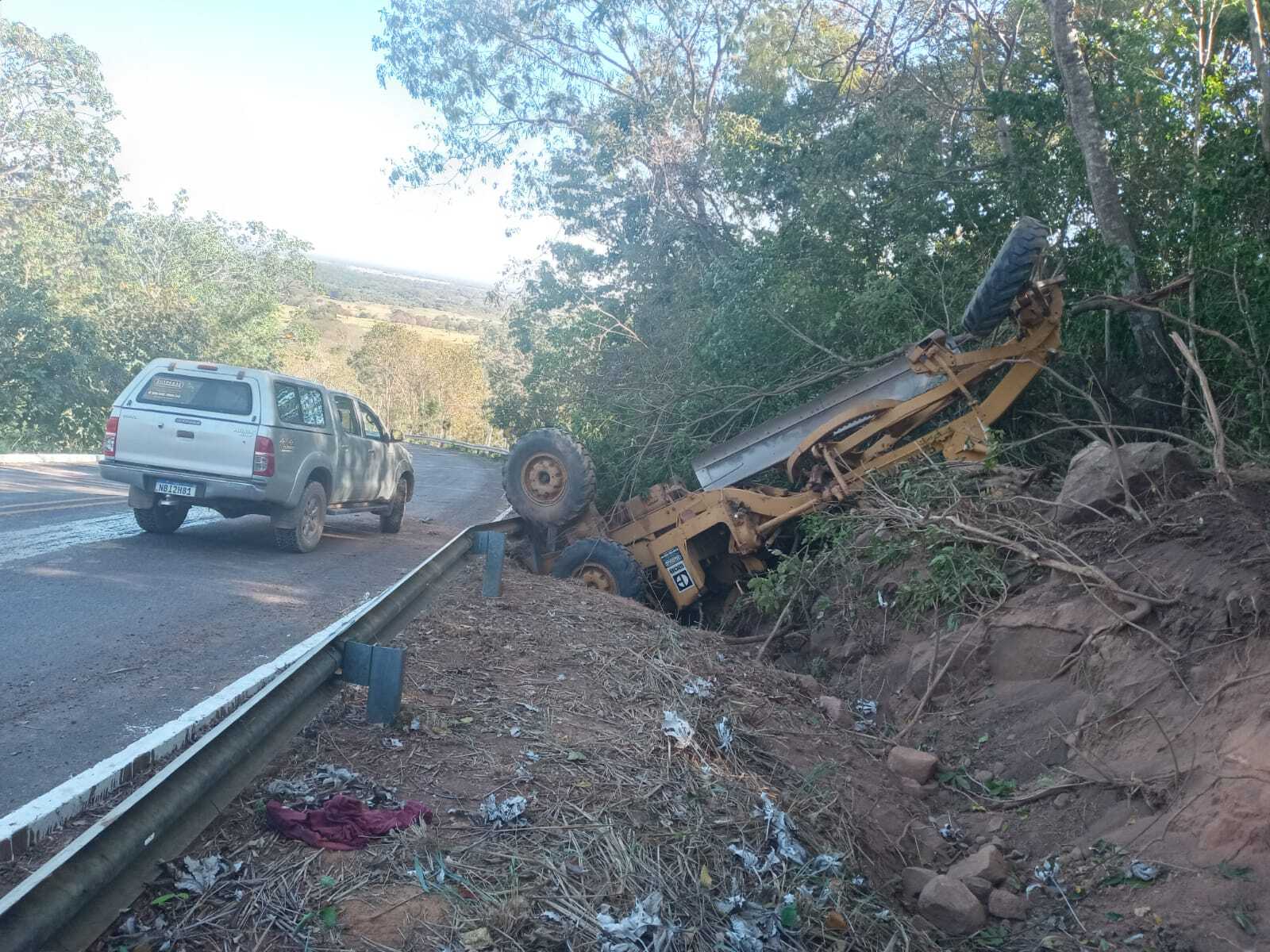 Jovem fica preso nas ferragens após acidente de carro no centro da Capital  - O Estado Online