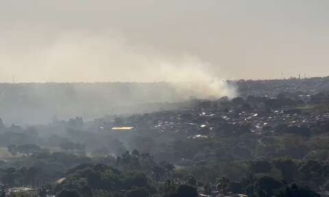 Incêndio atinge vegetação e preocupa moradores do Coronel Antonino