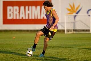 Zagueiro David Luiz durante treino com bola no Flamengo (Foto: Divulgação)