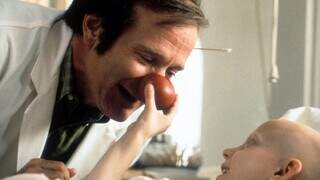 No filme Patch Adams, personagem prova como o amor é capaz de mudar as coisas. 