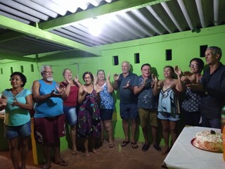 Grupo de amigos de Piraputanga reunido antes da pandemia. (Foto: Arquivo Pessoal)