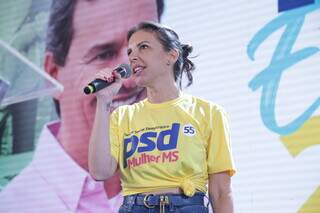 Viviane Orro discursando no encontro estadual do PSD, em março (Foto: Kísie Ainoã)